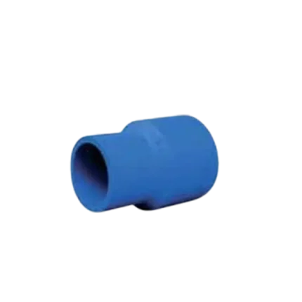 Un tuyau en plastique bleu K42